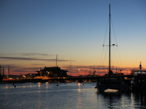 Golden Glow greets the 2014 Annapolis Boat Show