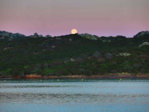 Moonset on 10.000 nm day